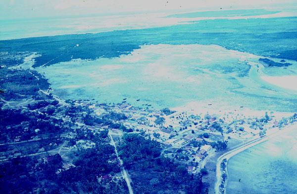 Carlos lopes bento - a vila e o porto interior sem agua - 1972 -  ibo island