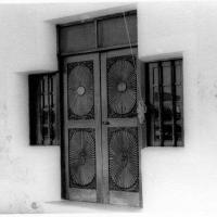 Carlos lopes bento - porta de estilo arabo - indo-luso - 1972 -  ibo island